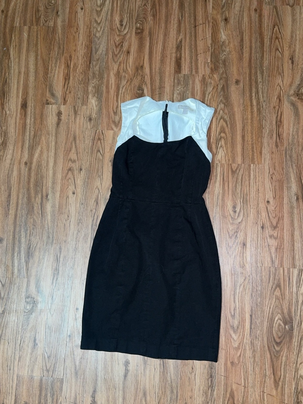 Banana Republic Black & White Colorblock Sheath Dress (Size 6)